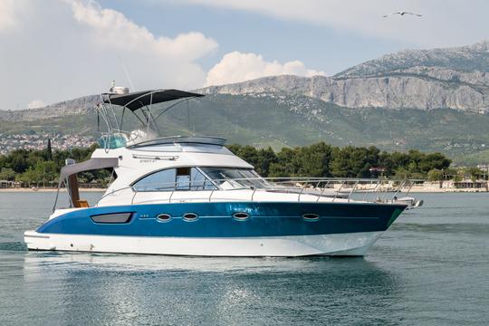 Enjoy a special day on Antares 40 Flybridge