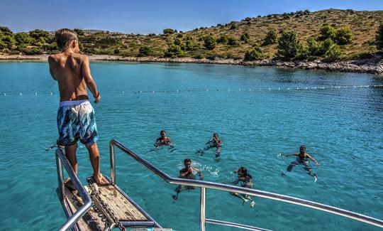 Alquiler de Barco de pasajeros Mikado en Zadar, Croacia