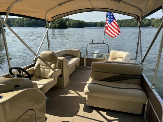 24’ Godfrey Sweetwater Pontoon on Lake Anna