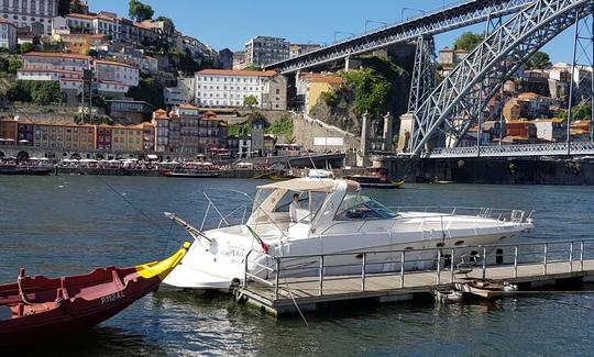 Location de yacht à moteur à Vila Nova de Gaia, Portugal avec capitaine