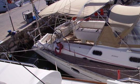 Jeanneau Sun Odyssey 52.2 en alquiler en Kalamaki Marina, Atenas, Grecia