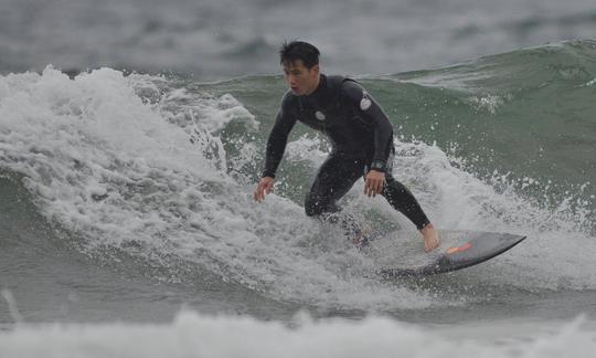 ¡Aprende a surfear en la isla de Hong Kong!