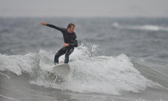 ¡Aprende a surfear en la isla de Hong Kong!