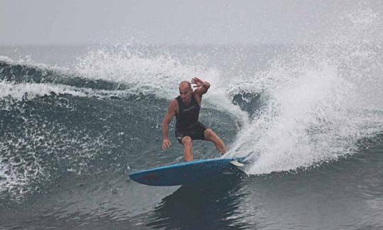 ¡Aprende a surfear en la isla de Hong Kong!