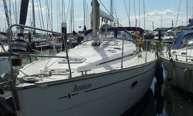 Sailing Getaway on "Reunion" Sailboat in Southampton