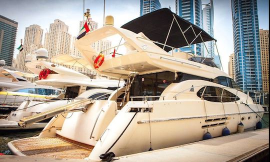 Réservez le yacht Prime de 52 pieds dans la marina de Dubaï, Dubaï