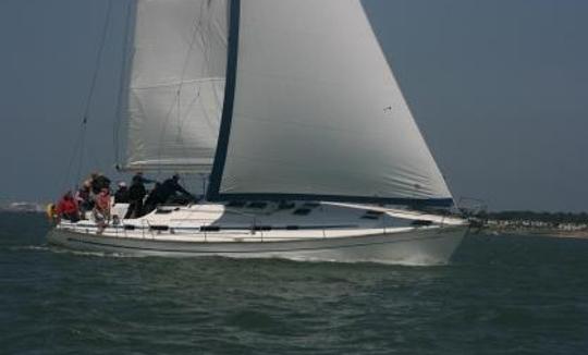 Aluguer de iate à vela Bavaria 47 com 4 cabines em Hamble-le-Rice