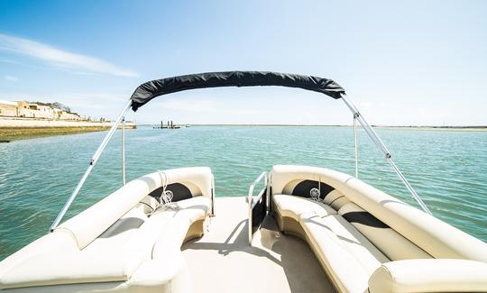 Aluguer de barcos flutuantes na Ria Formosa, Faro, Algarve, Portugal