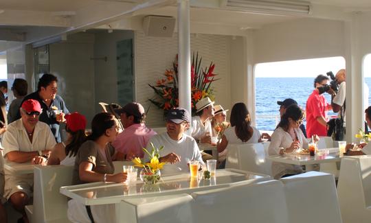 Excursions incroyables à Cabo San Lucas sur un grand catamaran de luxe