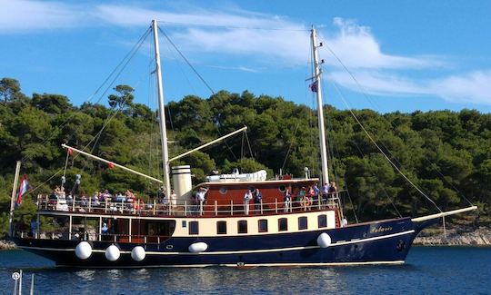 Barco privado para eventos para 140 personas disponible en Split, Croacia