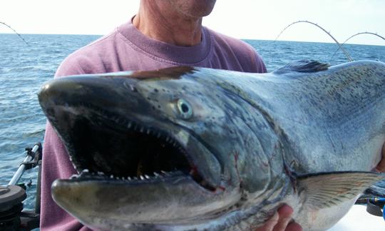 Rien ne vaut une belle journée de pêche à Sodus Point, dans l'État de New York, à bord d'un Baha Cruiser de 31 pieds !