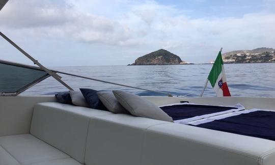 Location de yacht à moteur Itama 38 au départ de Lacco Ameno, en Campanie