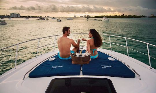 52' Sea Ray Sundancer Motor Yacht in Miami Beach, Florida