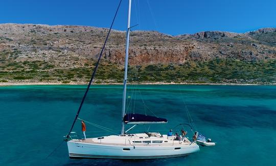 Aluguer de iates à vela Jeanneau Sun Odyssey 42i em Chania, Grécia