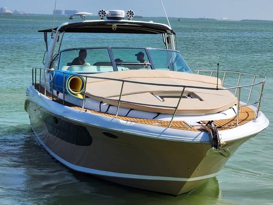 Navega en este lujoso yate Sea Ray de 40 pies en Cancún, Quintana Roo 