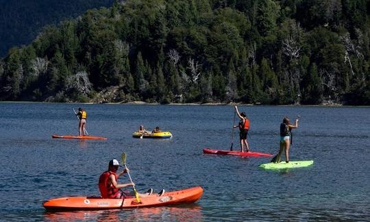 Reserve nossa excursão guiada de caiaque de meio dia em San Carlos de Bariloche, Argentina