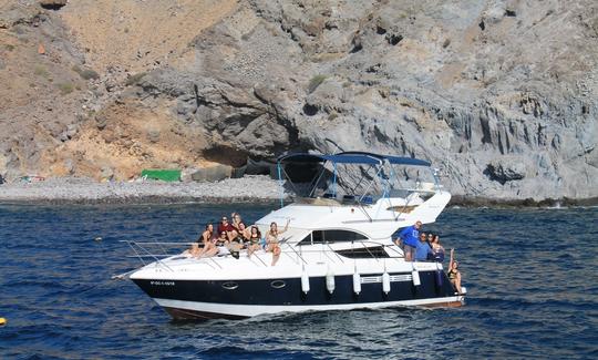 Hermoso alquiler de yates a motor en Gran Canaria, España