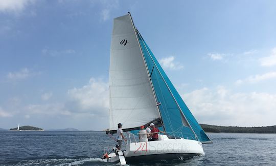 Rent Seascape24 / Beneteau First 24 Daysailer in Jezera, Croatia