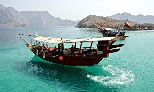 Croisières traditionnelles en boutre omanais sur l'île télégraphique historique