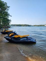 ¡Experimenta la emoción de (2) motos acuáticas Seadoo Spark 3up durante 2 a 8 horas!