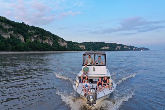 Explore o rio Mississippi a bordo do nosso Vintage Cabin Cruiser!