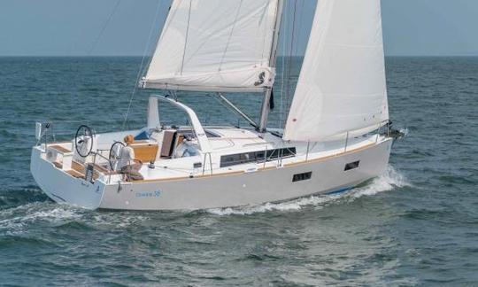 Louez ce voilier Beneteau Oceanis 38 à Barcelone, Espagne