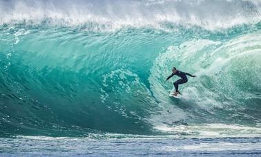 Clases de surf personalizadas en Lombok, Indonesia