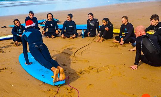 Camp de surf/école de surf à Agadir, Maroc avec des guides professionnels