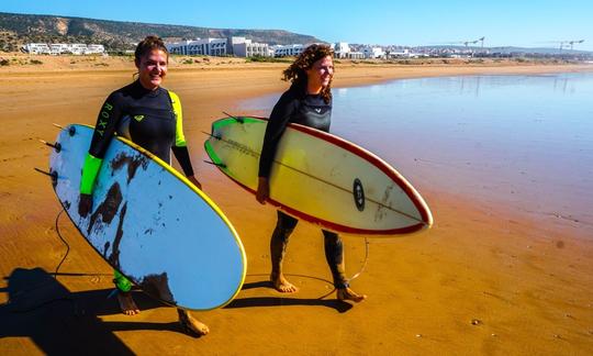 Camp de surf/école de surf à Agadir, Maroc avec des guides professionnels