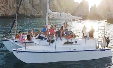 Alquiler privado en un catamarán de crucero de 38 pies para hasta 15 personas en Cabo, México