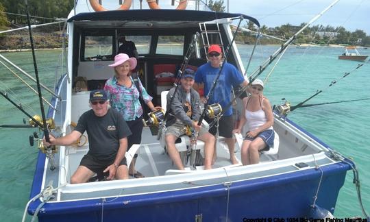 Charter de pescadores de 40 pies para 6 pescadores en Cap Malheureux, Mauricio