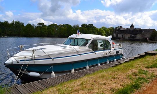 Barco pelo canal de 36 pés para cruzeiro em Anjou (6/9 pessoas)