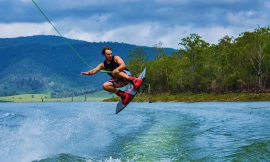 Desfrute de horas emocionantes de wakeboard em Saint-Tropez, França