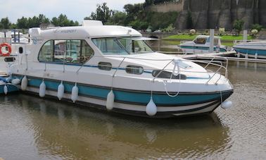 Canal Boat to explore Anjou (4/8 persons)