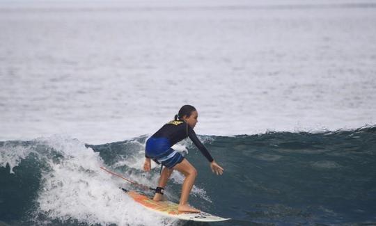 Aula de surf divertida e segura com garantia de stand-up em Kuta, Bali