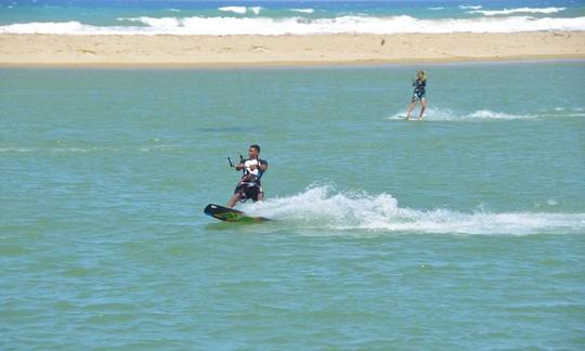 Clases de kitesurf con un instructor de IKO en