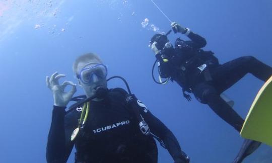 Curso de buceo en aguas abiertas en Una-Una, Indonesia