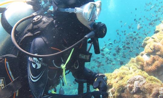 Curso de buceo en aguas abiertas en Una-Una, Indonesia