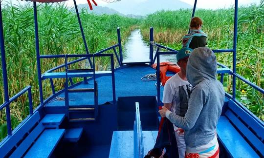 Location de bateaux à moteur pour 40 personnes à Virpazar, Monténégro