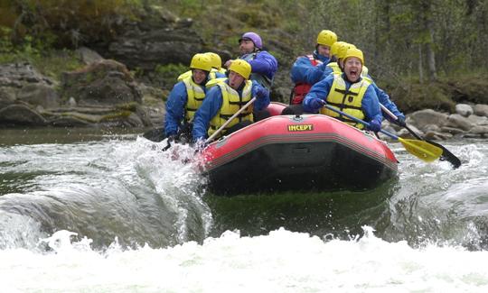 Rafting à l'ouest de Sundre, Canada