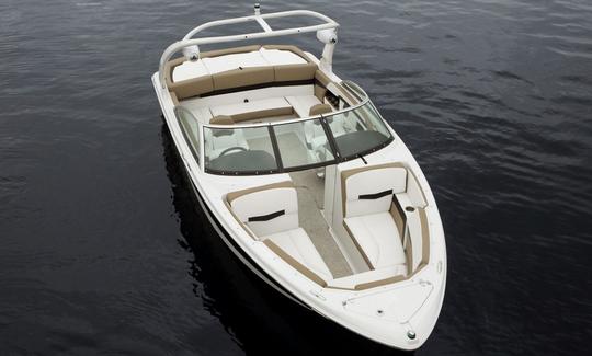 Four Winns 230H • Alquiler de Bowrider en Zadar