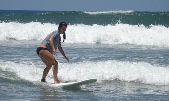 Aulas particulares de surf na Praia de Guiones, Província de Guanacaste