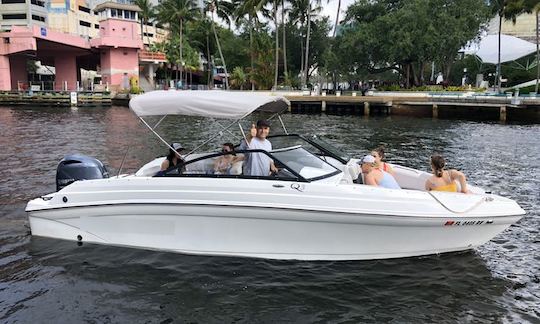 Ride in style: Rinker Q3 Bowrider in Fort Lauderdale, FL, 23ft 12 people