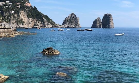 Experiência incrível de dia inteiro em Positano, Itália, a bordo deste barco de caminhada de 32 pés