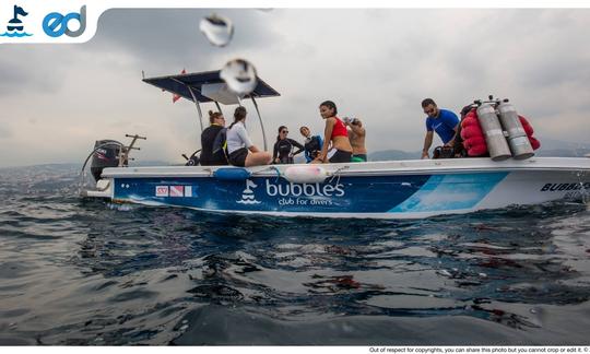 Barco de mergulho em Amchit