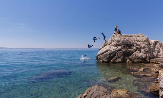 ポドストラナでの川と海のカヤック