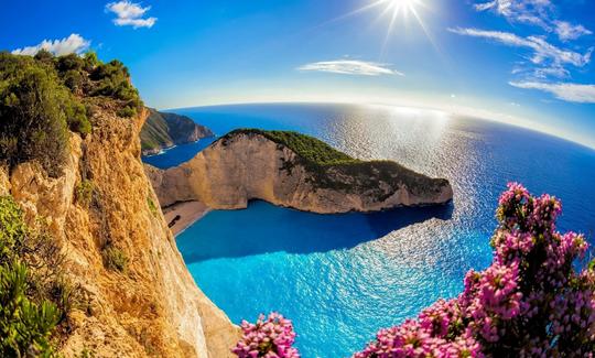 @Shiprewreck Beach, Navagio