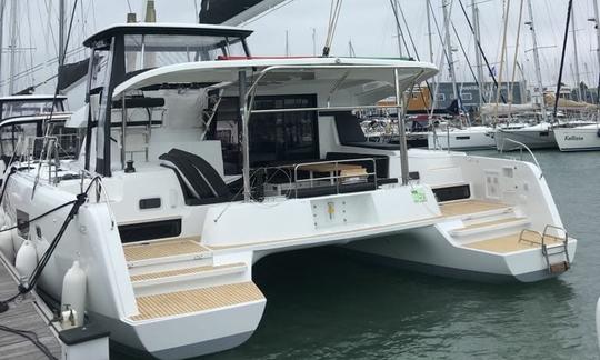 Sailing Lagoon 42 Premium (¡opciones de alquiler con tripulación y sin tripulación!) en Le Marin