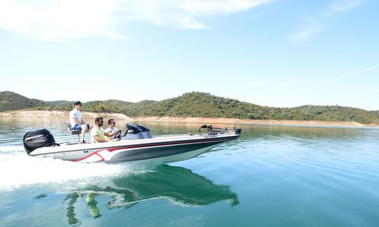 Tours en barco en Barragem de Santa Clara, Portugal