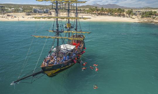 Cruzeiro pirata guiado com snorkel e café da manhã